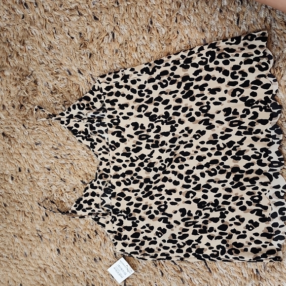 Halogen small tan abstract animal print scallop design top - Picture 3 of 6